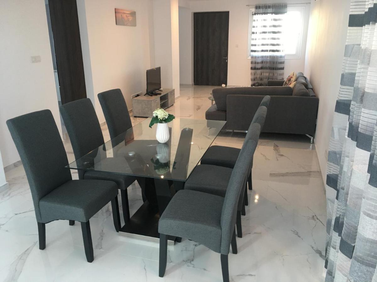 Mobina Villas Larnaca Exterior photo