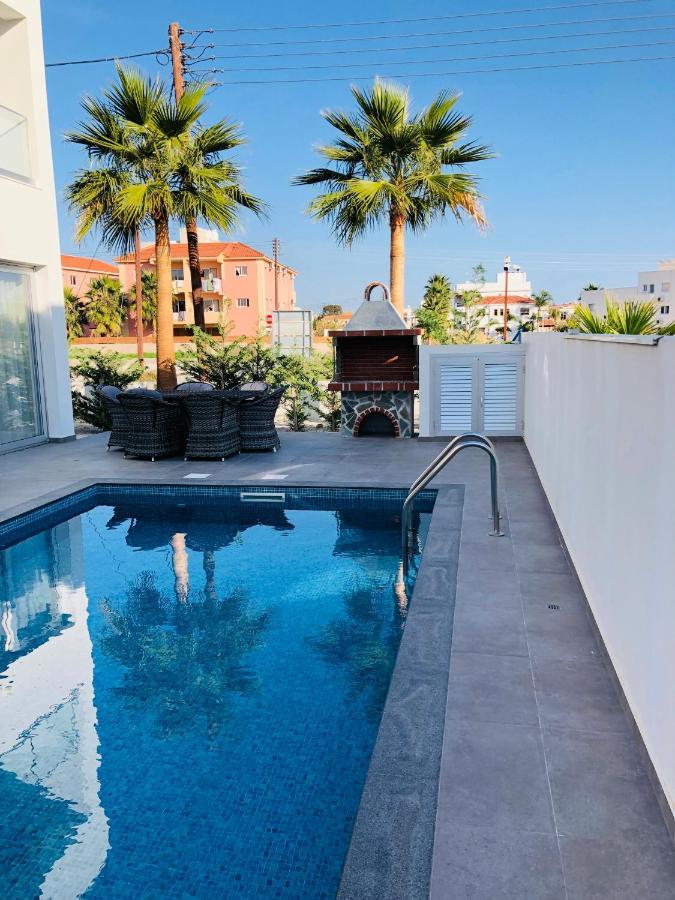 Mobina Villas Larnaca Exterior photo