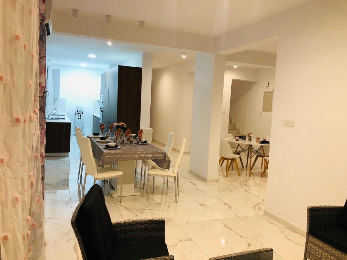 Mobina Villas Larnaca Exterior photo
