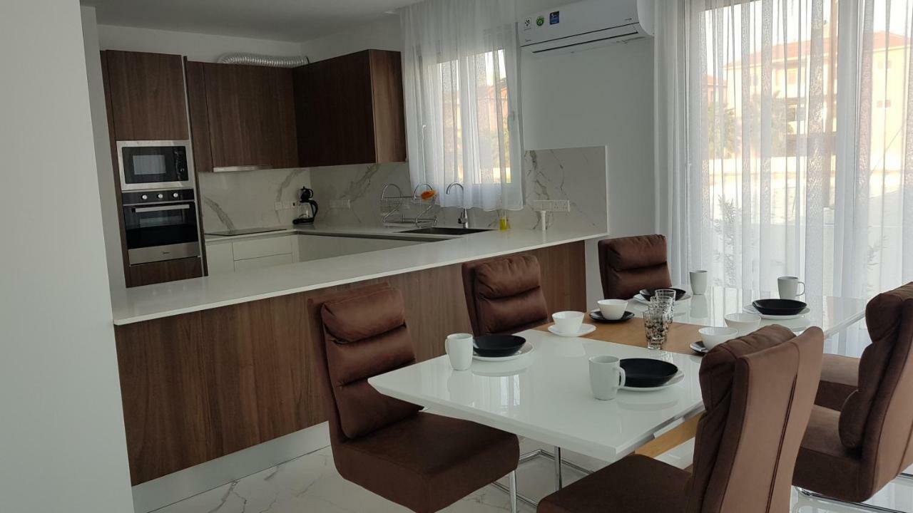 Mobina Villas Larnaca Exterior photo