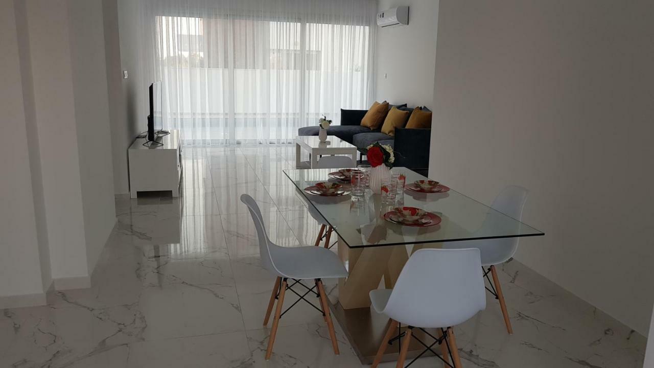 Mobina Villas Larnaca Exterior photo