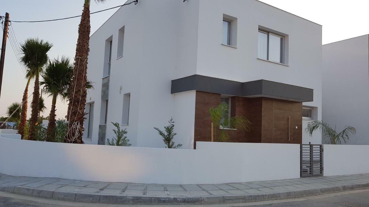 Mobina Villas Larnaca Exterior photo