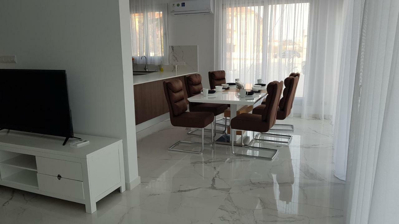 Mobina Villas Larnaca Exterior photo